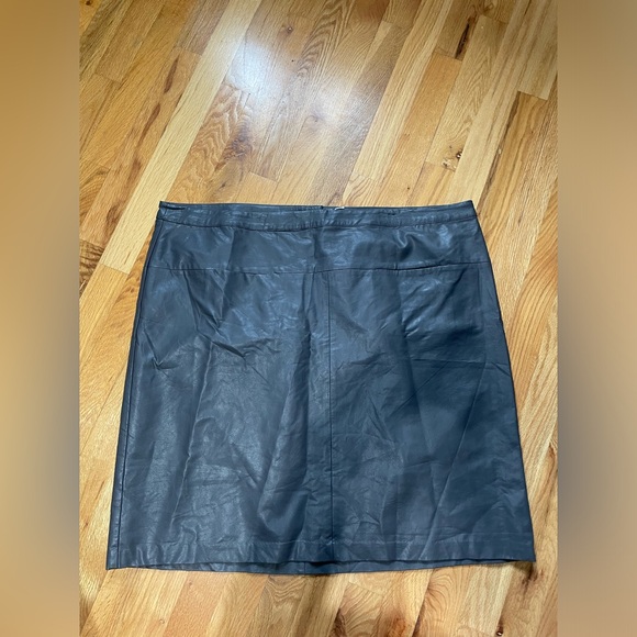 Grey skirt - Picture 1 of 4